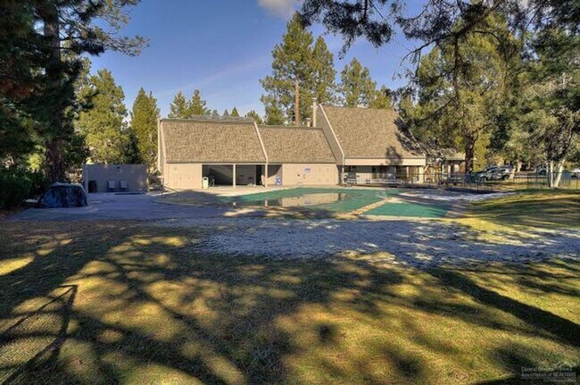 Building Photo - SWEET 2 BEDROOM, 1 BATH MT BACHELOR VILLAGE CONDO FOR RENT - AVAILABLE NOW!