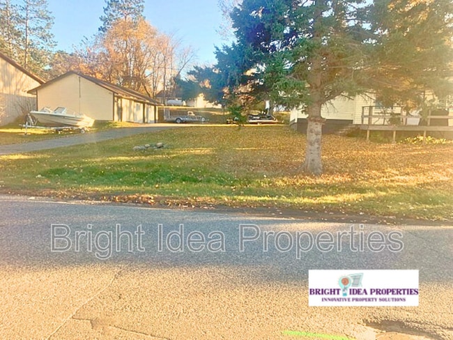 Building Photo - 711 Elm Ave