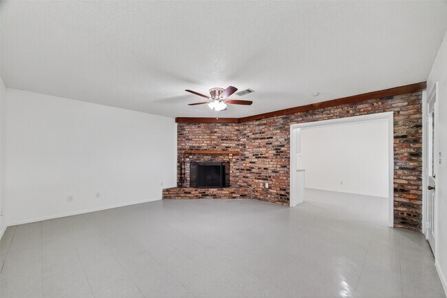 Building Photo - 15022 Chipman Ln.