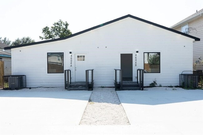 Building Photo - 4604 Bricker St