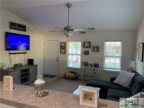 Building Photo - Cute, Convenient Townhome!