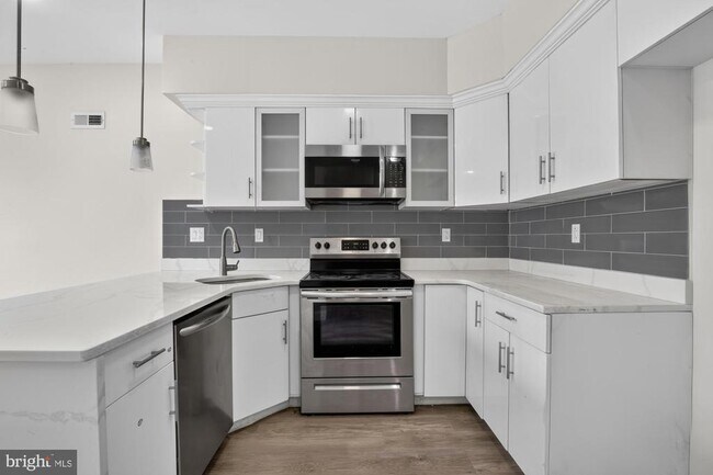Building Photo - 519 N 11th St