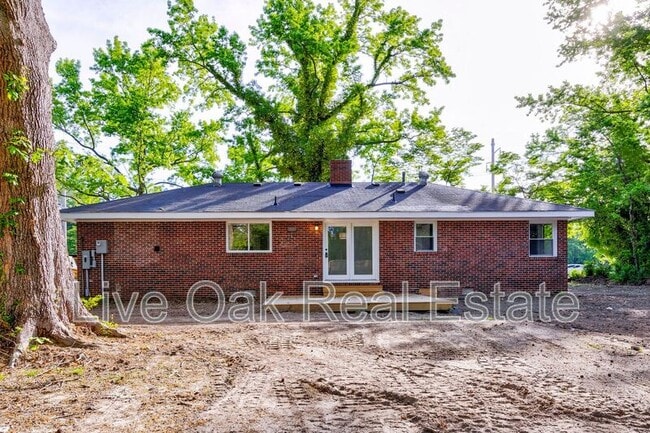 Building Photo - 1557 N Great Neck Rd