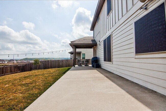 Building Photo - 13409 Larrys Ln