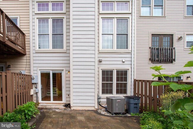 Building Photo - 21707 Leatherleaf Cir
