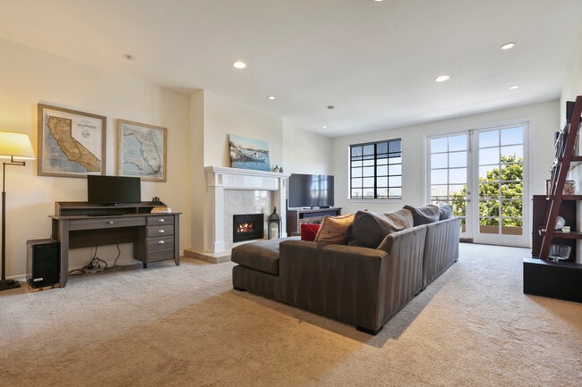 Living Room... other view - 1457 Reeves St