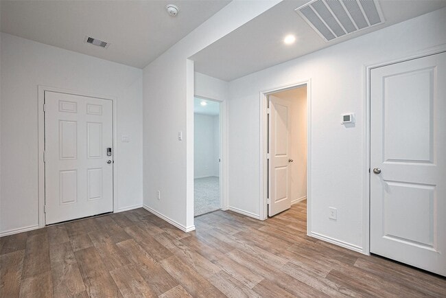 Building Photo - 5604 Poplar Rdg Ct