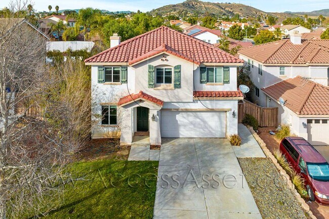 Building Photo - Spacious 3 Bed + Loft-Style Living in Lake Elsinore w/ Private Yard