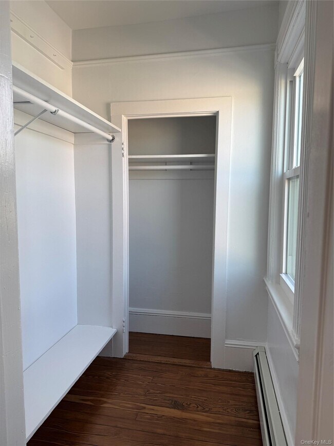Building Photo - 14 Elm St