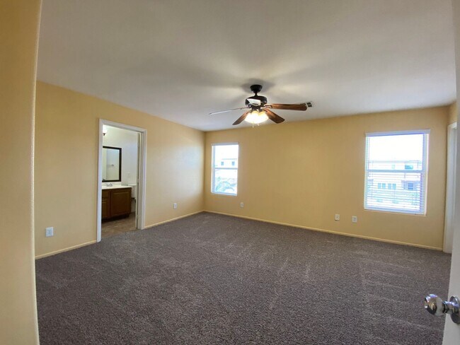 Building Photo - Large four-bedroom house with a loft