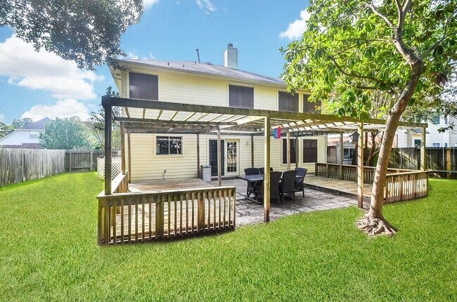 Building Photo - 20402 Avery Point Dr