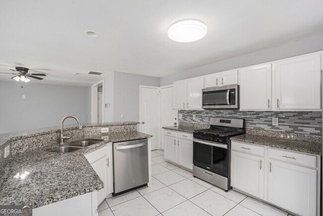 Building Photo - 3289 Saville St SW