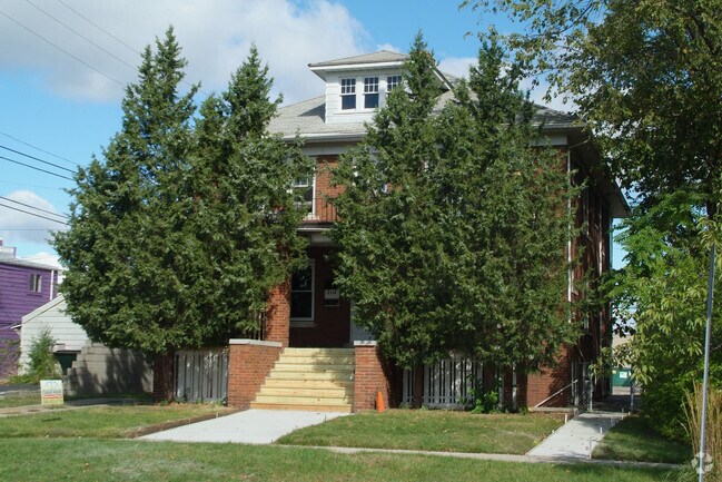 Primary Photo - 113 Pingree Ave