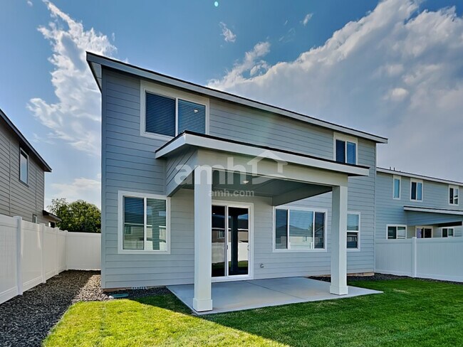 Building Photo - 724 S Retort Ave