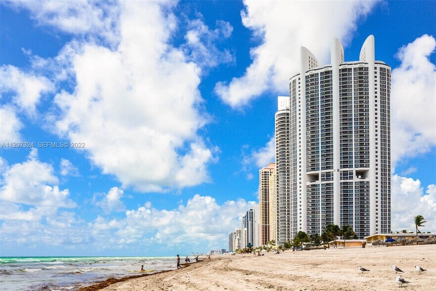 Building Photo - 18201 Collins Ave