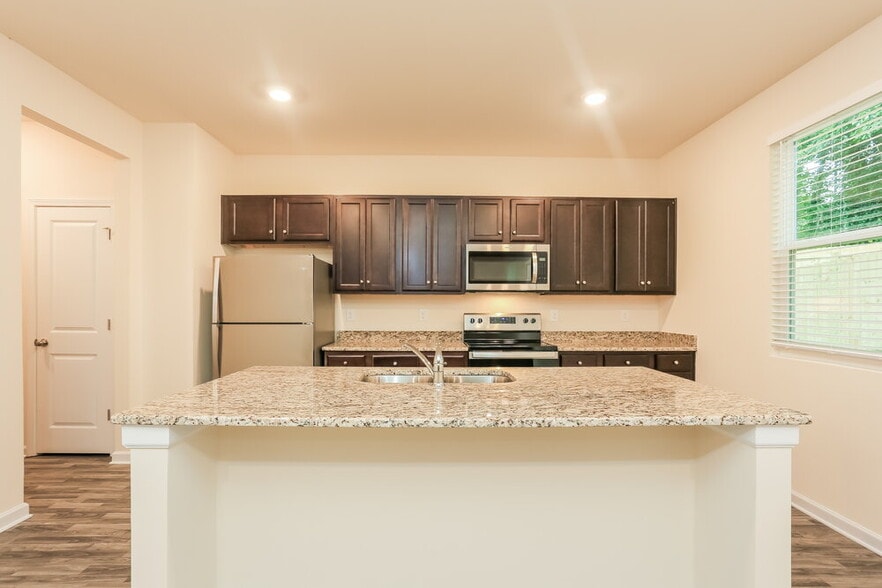 Building Photo - 203 Hamilton Pointe Dr
