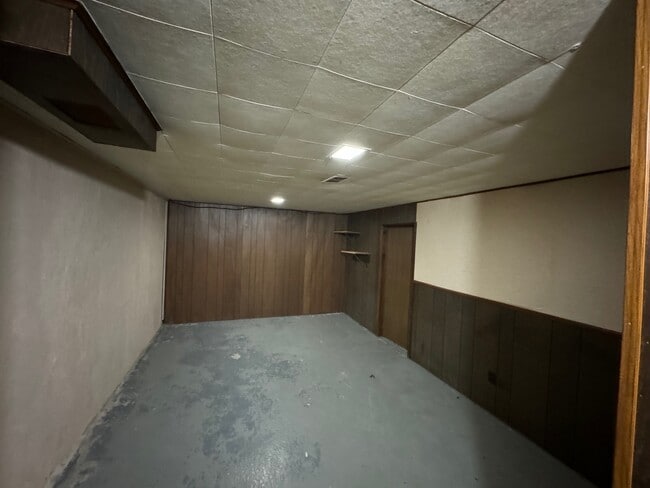 Building Photo - 176 N Christine Cir