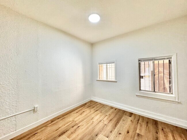 Building Photo - 739 Normandie Ave