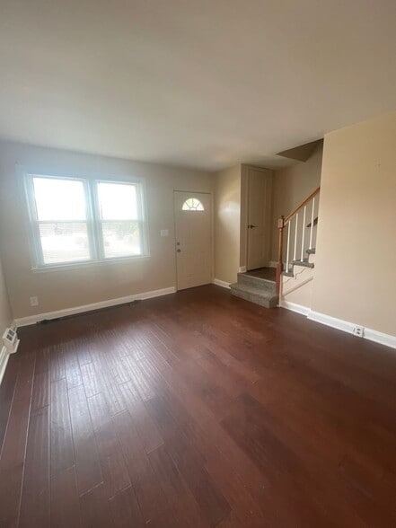 Building Photo - 551 Welbrook Rd