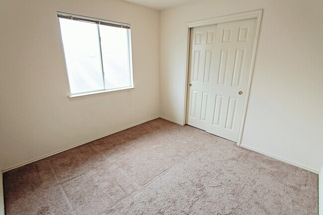 Building Photo - South Austin Home w/ Kitchen Island, Vaulted Ceilings & Mature Trees