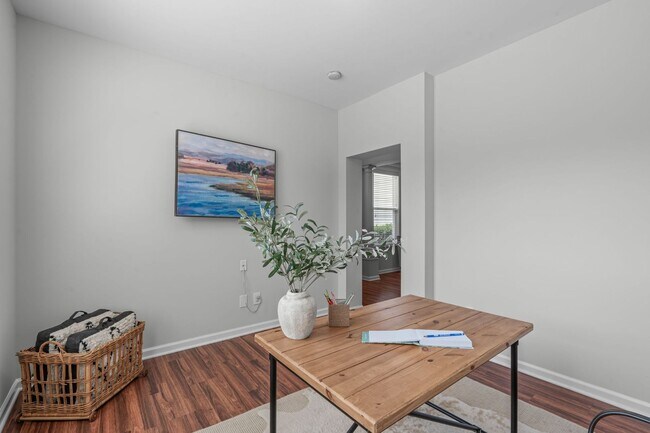 Building Photo - Stylish 2BR+Office (Optional 3rd Bedroom),...