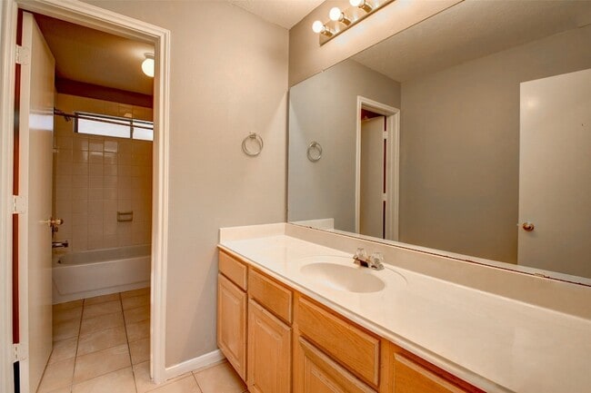 Building Photo - 2114 Whirlaway Dr