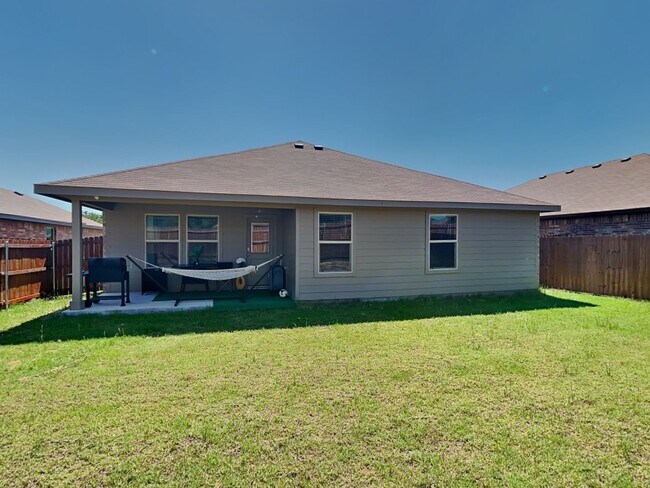 Building Photo - COMING SOON IN AZLE! 3 BEDROOM 2 BATHROOM ...