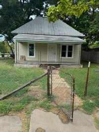 Building Photo - 2 bedroom 1 bath home close to downtown