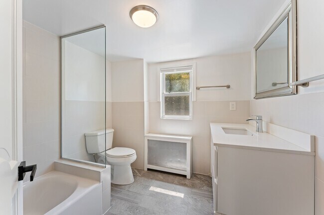 Building Photo - 128 Moorland Dr