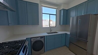 Building Photo - 305 23rd Ave