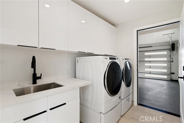 Building Photo - 6830 Lubao Ave