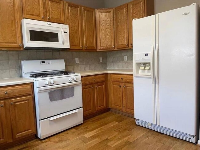 Building Photo - 6634 Splashwater Dr