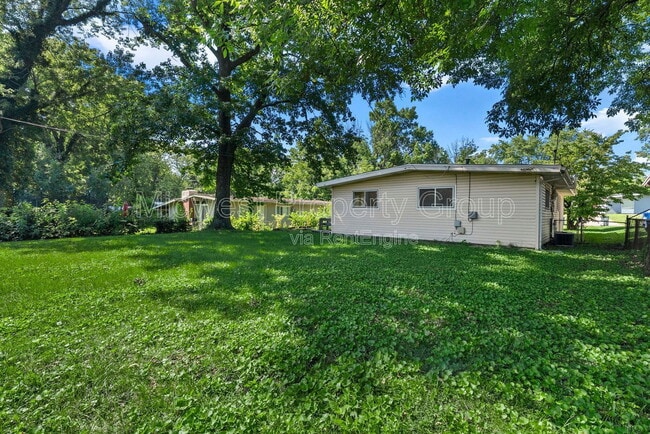Building Photo - 800 Bobbins Ln