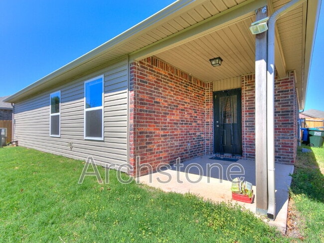Building Photo - 1308 Dustin Dr