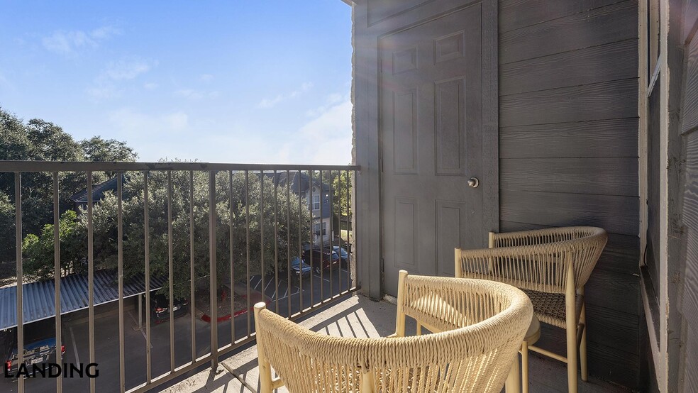 Building Photo - 1215 W Slaughter Ln