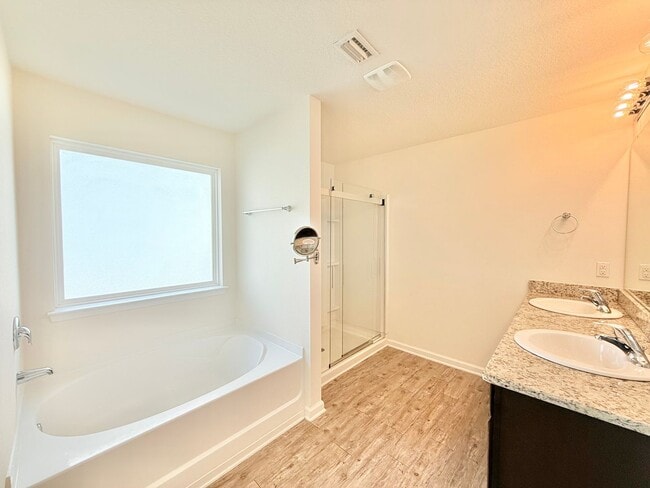 Building Photo - 3-Bedroom Home – Wynfield Subdivision