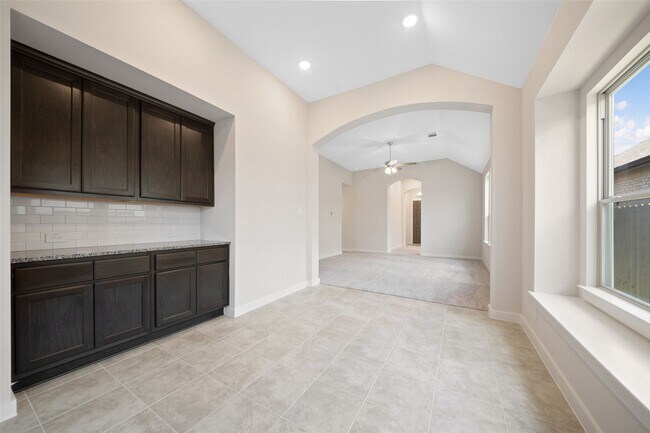 Building Photo - 820 Sendero Trail