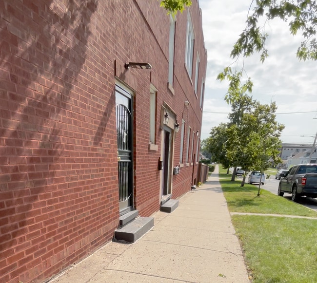 Primary Photo - 11259 S Vincennes Ave