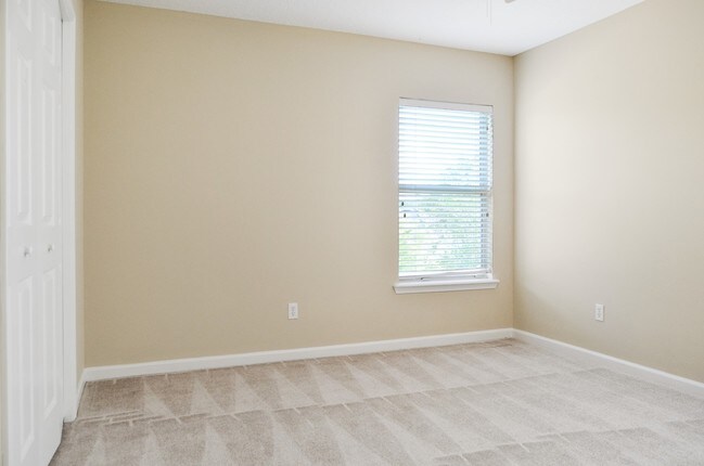 Building Photo - Exceptional Four Bedroom Home Located In Victoria Lakes!