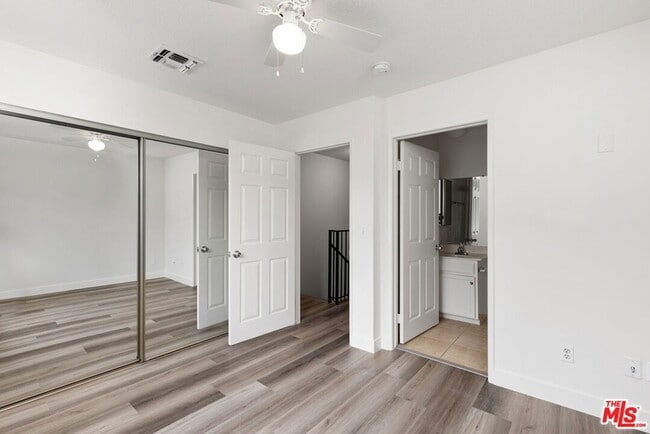 Building Photo - 6616 Sylmar Ave