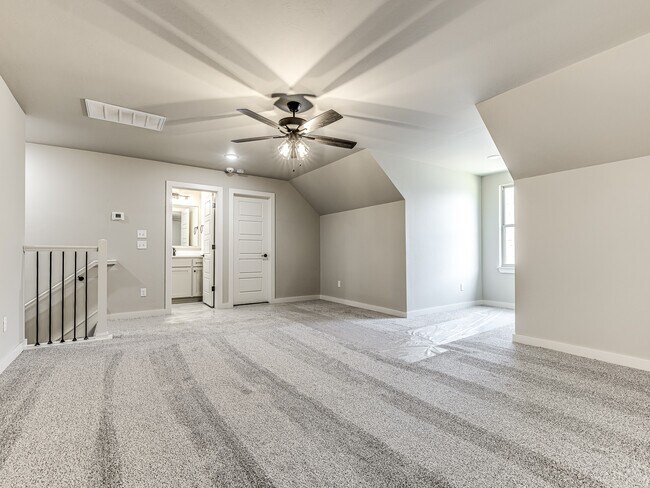 Building Photo - 14517 Chambord Dr