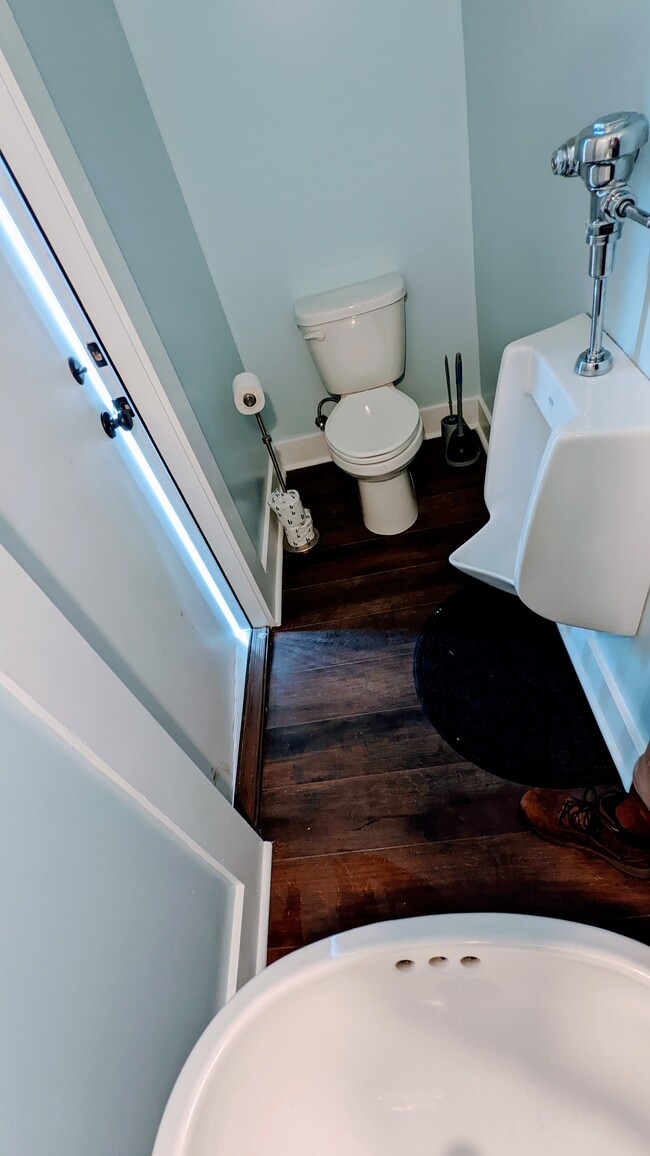 Building Photo - 1738 Allen St