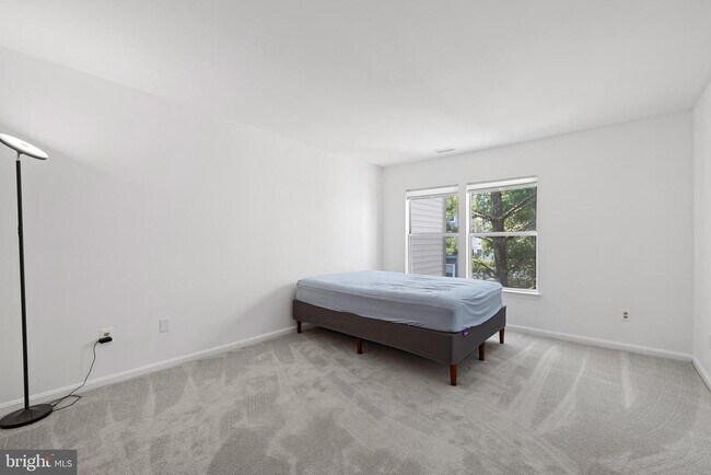 Building Photo - 7713 Lafayette Forest Dr