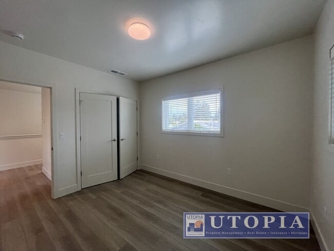 Building Photo - 528 Dufour St