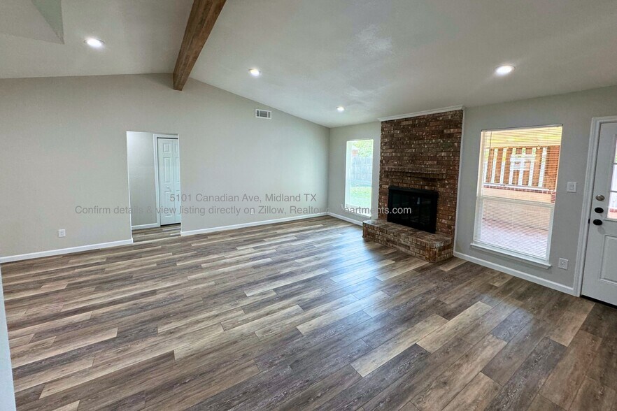 LIving Room - 5101 Canadian Ave