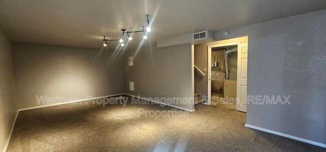 Building Photo - 167 Judson St