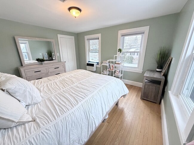 Building Photo - 94 Bolivar St