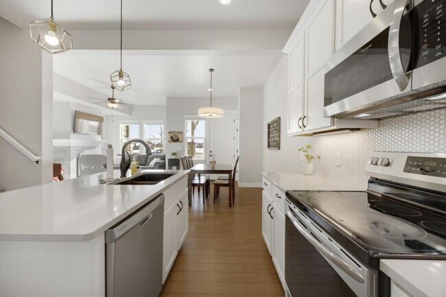 Building Photo - 2411 Trio Falls Dr