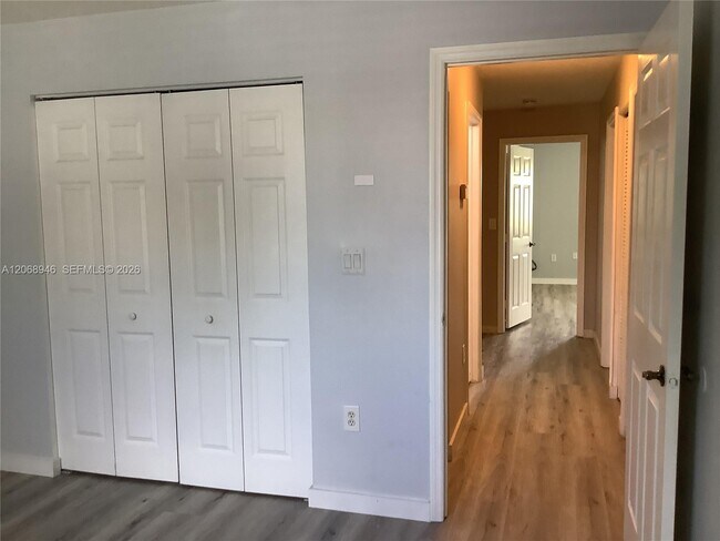 Building Photo - 7050 SW 164th Ct