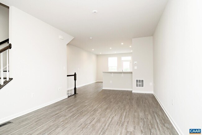 Building Photo - 2083 Elm Tree Ct